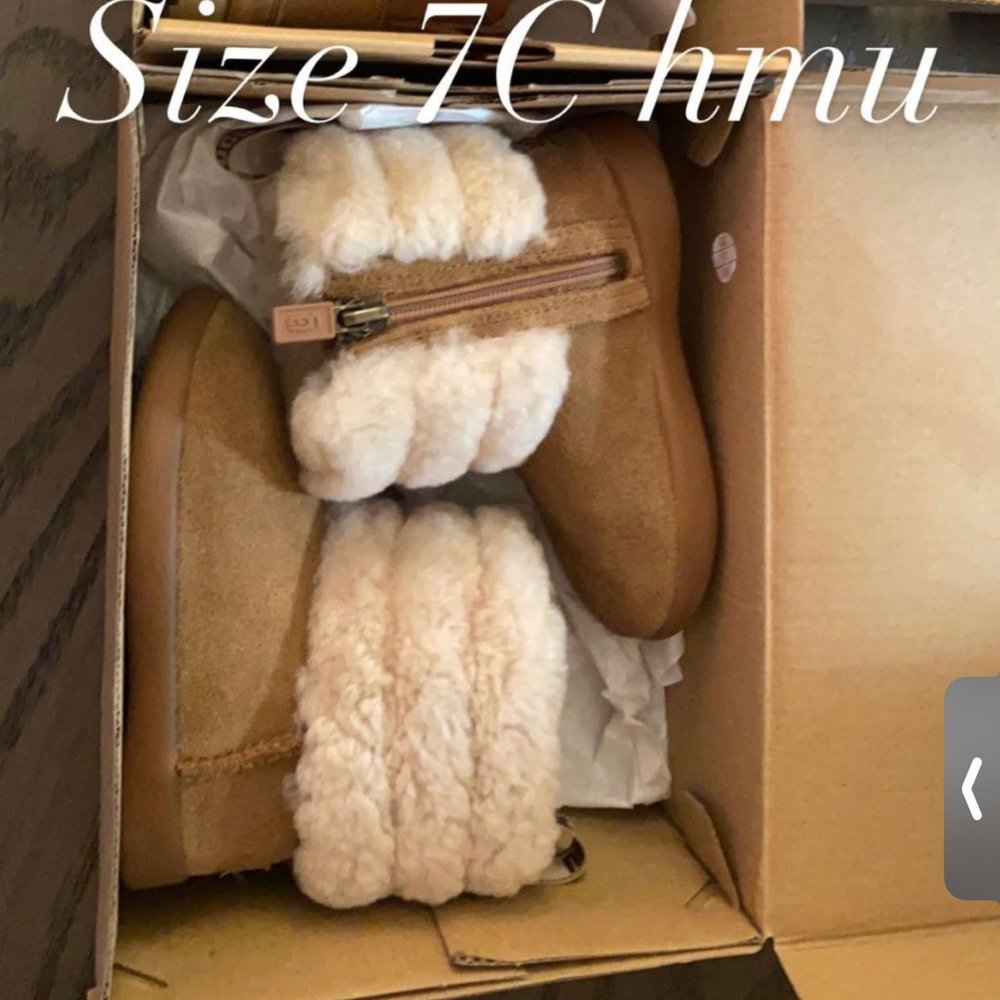 TODDLER UGGS SIZE 7C - LIKE NEW - Picture 1 of 1